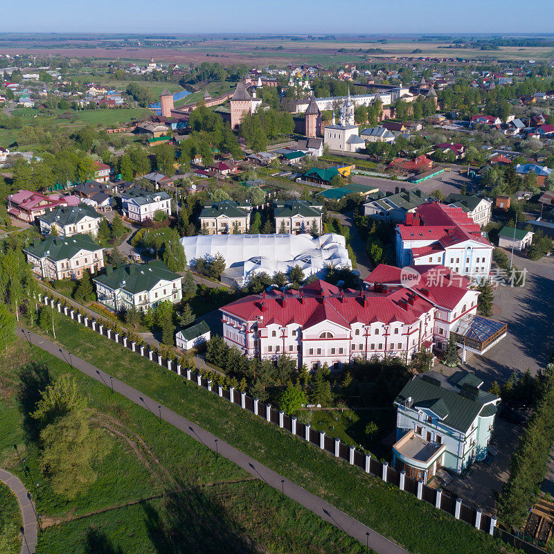 苏兹达尔的Nikolaevsky Posad酒店综合体鸟瞰图。